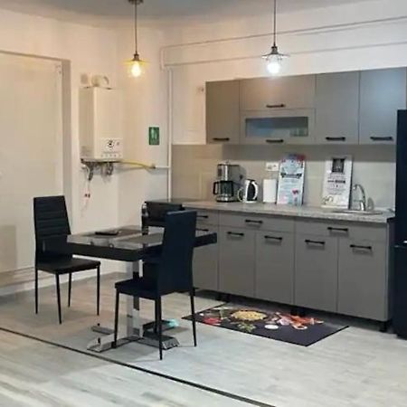 Apartament Intr-O Zona Rezidentiala Linistita Iasi Luaran gambar