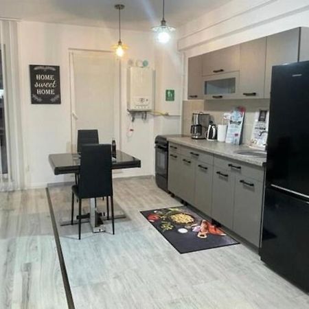 Apartament Intr-O Zona Rezidentiala Linistita Iasi Luaran gambar