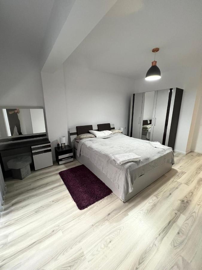 Apartament Intr-O Zona Rezidentiala Linistita Iasi Luaran gambar